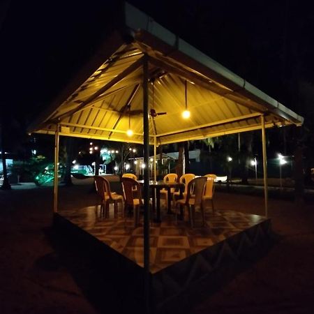 Hangout Kalyānpur Kültér fotó