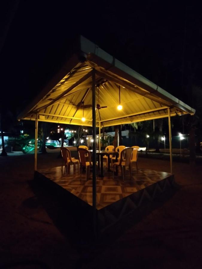 Hangout Kalyānpur Kültér fotó
